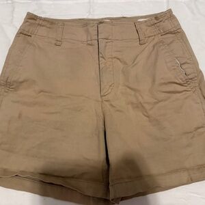 Women’s GAP Khaki Shorts Small